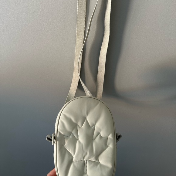 Lulu Lemon Canada Cross Body Bag - Picture 5 of 6